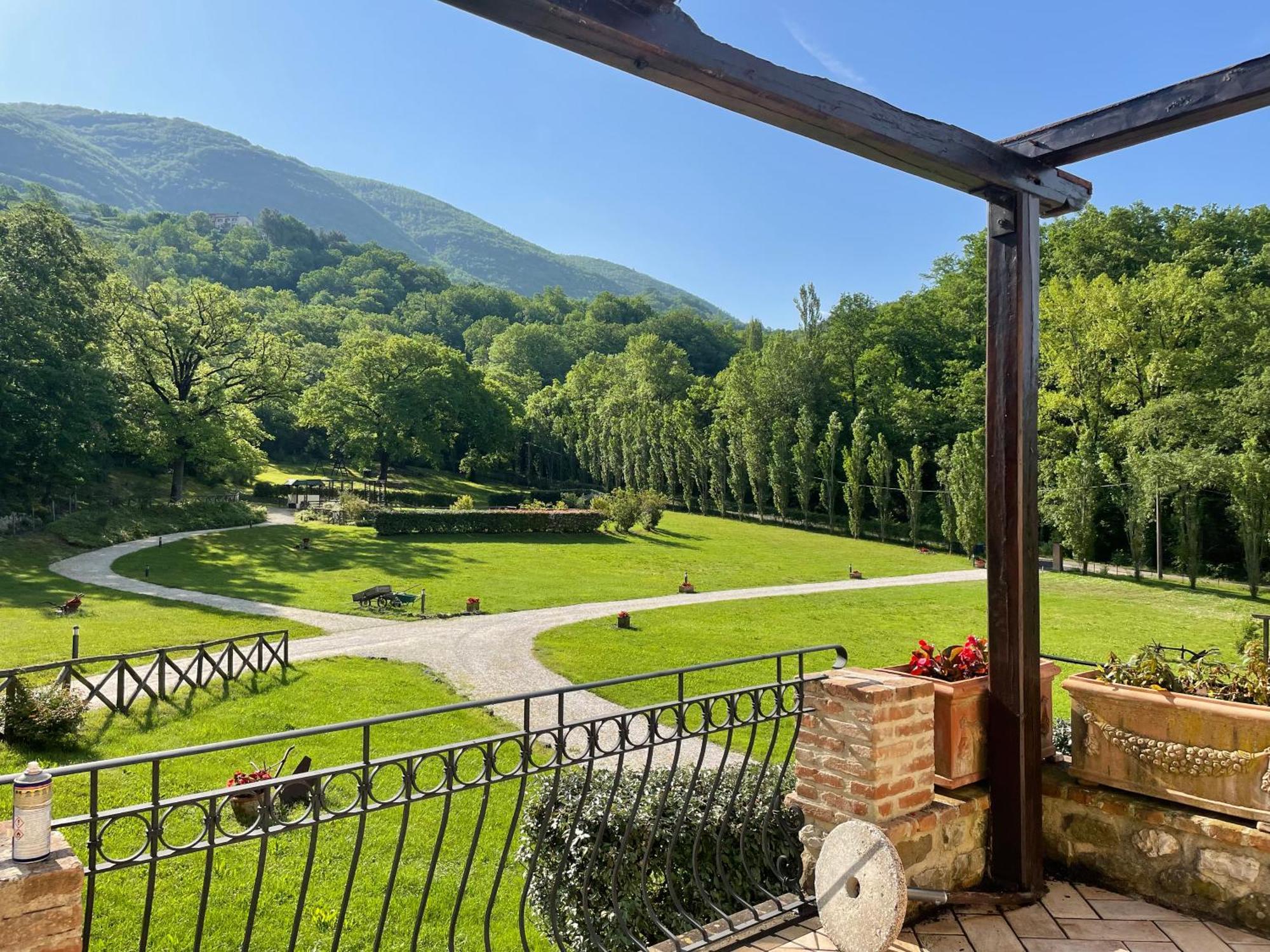 Cerqua Rosara Residence Valtopina エクステリア 写真